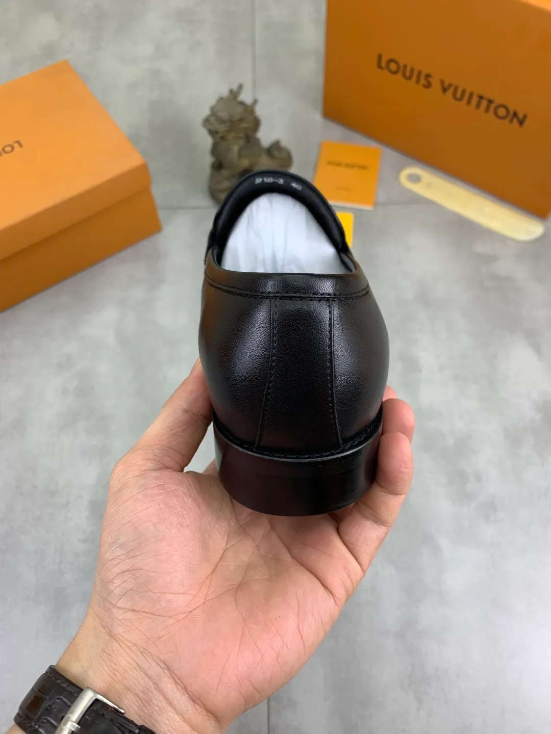 Men's Men's Shoes 💰P420 [New Style] 💰Yangli💎💎💎[Louis Vuitton] LV high-end men's formal business leather shoes, original order 1:1! Original imported calfskin, original metal buckle, imported sheepskin lining for feet, original outsole, men's shoe size: 39-45 (38.46 customized) black optional
